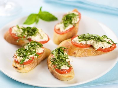 Goat Cheese & Basil Pizza Bites