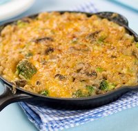 Skillet Macaroni and Cheese with Broccoli and Mushrooms