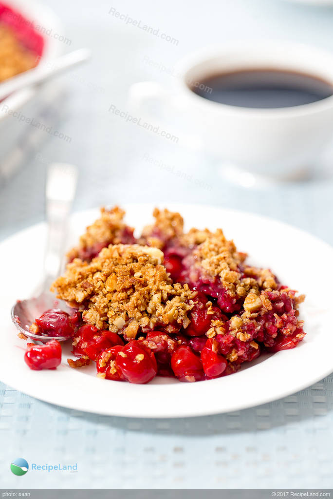 Cherry Crisp with Oatmeal and Nut Topping