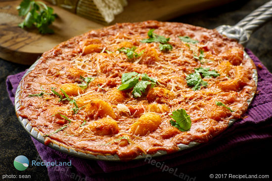 An easy “al forno” (from the oven) baked gnocchi recipe with a spicy rosé gnocchi sauce and Manchego cheese. On the table in 20 minutes, simple and delicious.