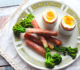 Boiled Eggs with Broccoli Soldiers