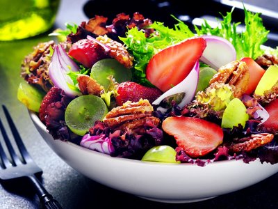 Strawberry and Pecan Salad
