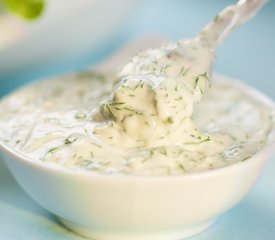 Creamy Dill Salad Dressing and Dip