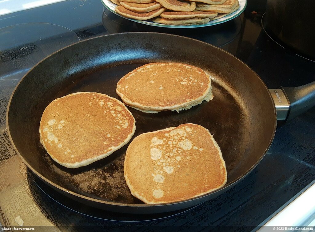 Easy Whole Wheat Pancakes
