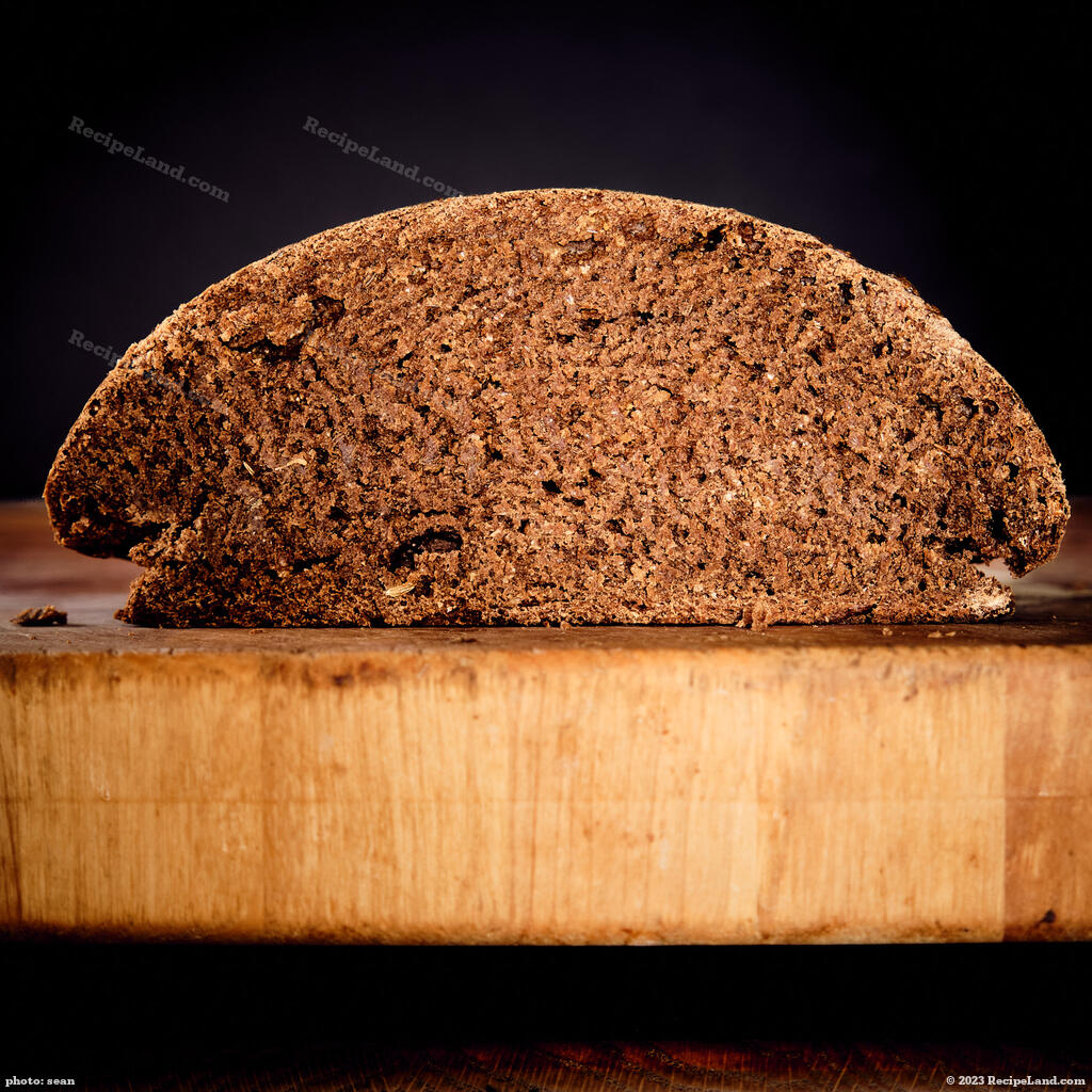 Classic Russian Black Rye Bread Recipe