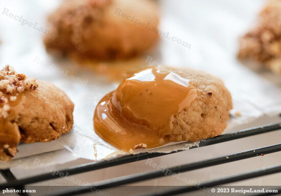 Caramel Nut Acorn Cookies