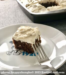 Moist Gingerbread Cake