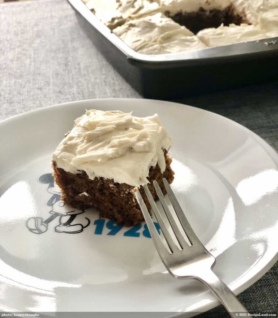 Moist Gingerbread Cake