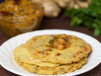 Makkai ki roti (Griddle-Cooked Corn Flatbread)