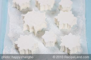Christmas Marshmallow Snowflakes