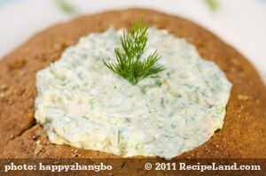 Dill Dip in Rye Bread