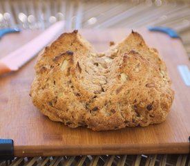 Irish Cheddar, Onion and Garlic Soda Bread