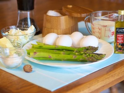 Fluffy Asparagus and Goat Cheese Soufflés