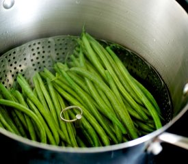 Green Beans with Toasted Almond Gremolata