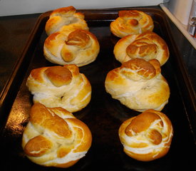 Pretzel bread buns