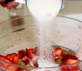 Classic Strawberry Rhubarb Pie