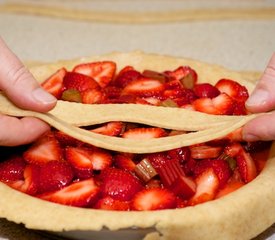 Classic Strawberry Rhubarb Pie