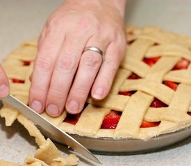 Classic Strawberry Rhubarb Pie