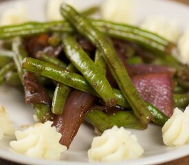 Balsamic Red Onions with Glazed Green Beans