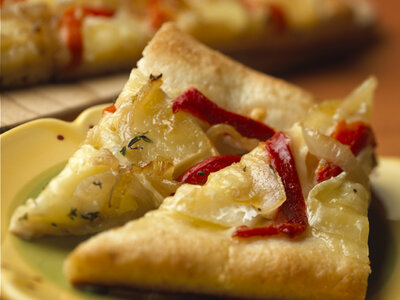 Baby Brie® Caramelized Pepper and Onion Pizza Recipe