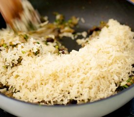 Indian Cilantro Rice with Cashew Nuts and Raisins 