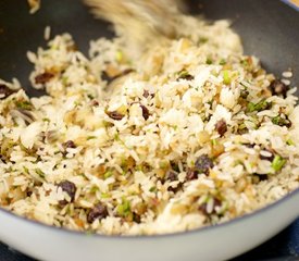 Indian Cilantro Rice with Cashew Nuts and Raisins 