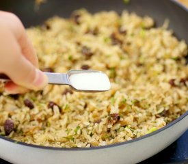 Indian Cilantro Rice with Cashew Nuts and Raisins 