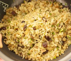 Indian Cilantro Rice with Cashew Nuts and Raisins 