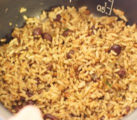 Indian Cilantro Rice with Cashew Nuts and Raisins 