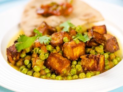 Matar Paneer (Peas with Paneer)