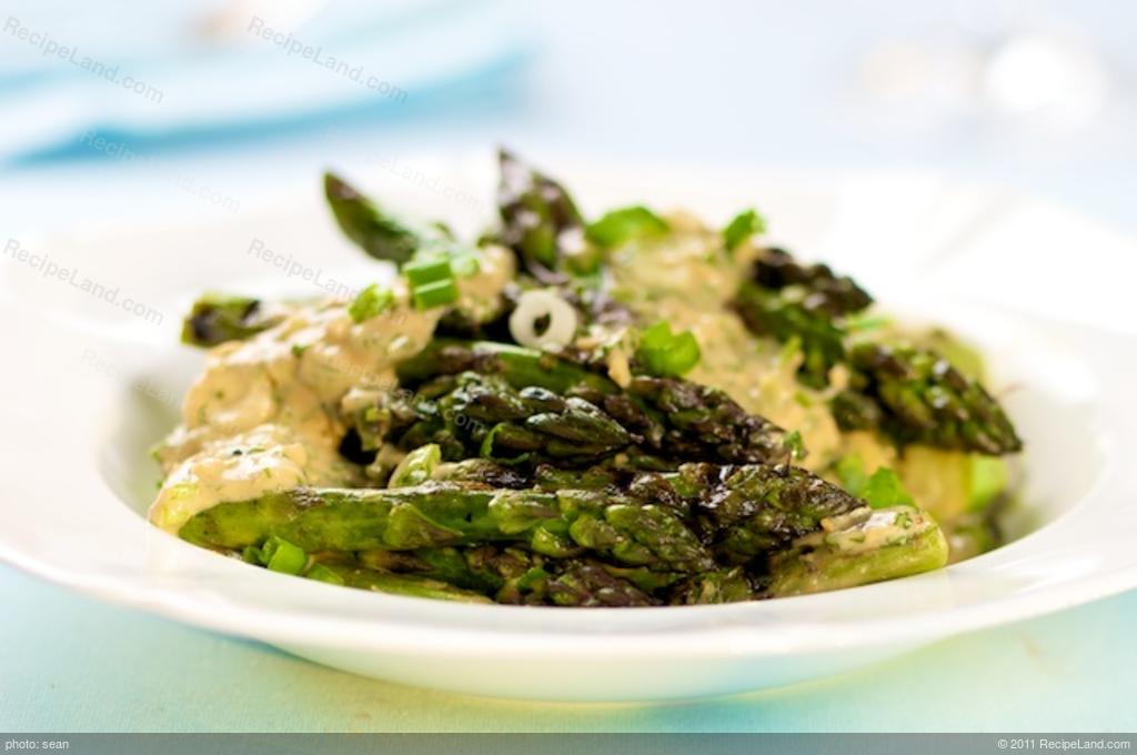 Grilled Asparagus with Asian Peanut Sauce