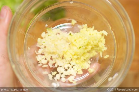 Add the minced garlic and ginger into a small bowl.