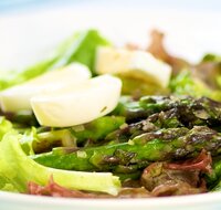 Refreshing Asparagus and Mixed Baby Greens Salad 