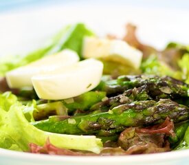 Refreshing Asparagus and Mixed Baby Greens Salad 