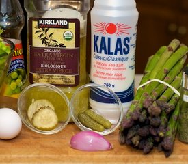 Refreshing Asparagus and Mixed Baby Greens Salad 