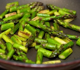 Refreshing Asparagus and Mixed Baby Greens Salad 