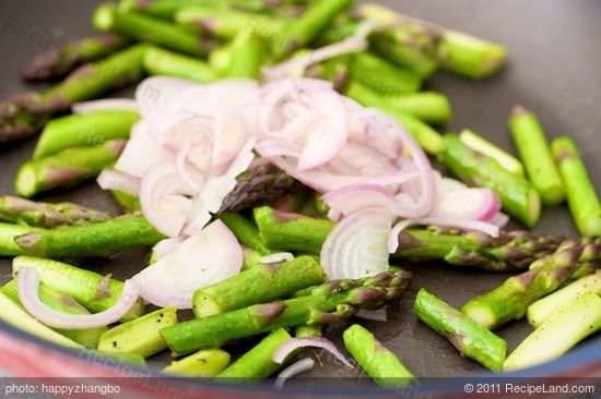 Add the sliced shallots.