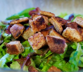 Roasted Bell Pepper, Crouton and Mixed Green Salad