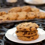 Super Delicious Peanut-Butter and Chocolate Chips Cookies