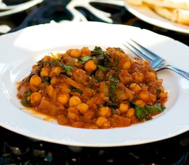 Skillet Kale, Chickpeas and Tomatoes