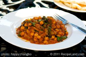 Skillet Kale, Chickpeas and Tomatoes