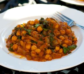 Skillet Kale, Chickpeas and Tomatoes