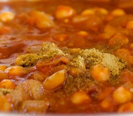 Skillet Kale, Chickpeas and Tomatoes