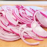 Here all the onions are beautifully, evenly and thinly sliced.