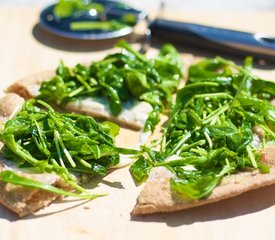 Arugula and Mozzarella Pizza with Garlic-Olive oil