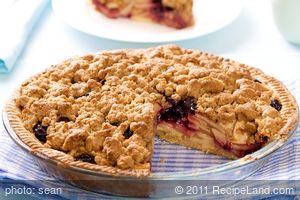 Apple Blueberry Crumble Pie