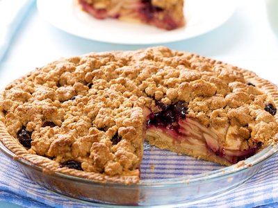 Apple Blueberry Crumble Pie