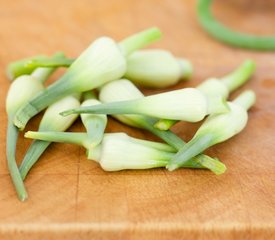 Garlic Scape Stir-fry with Scrambled Eggs