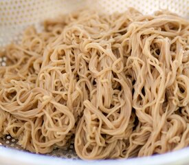 Korean Seasoned Vegetables and Noodles with Spicy Sauce