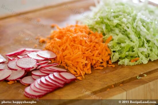 Ger the vegetables prepared.